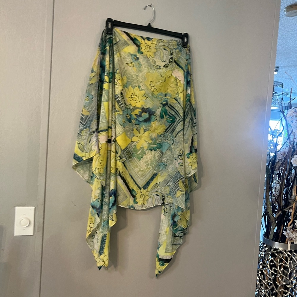 Floral Yellow and Blue Women's Kimono Top,